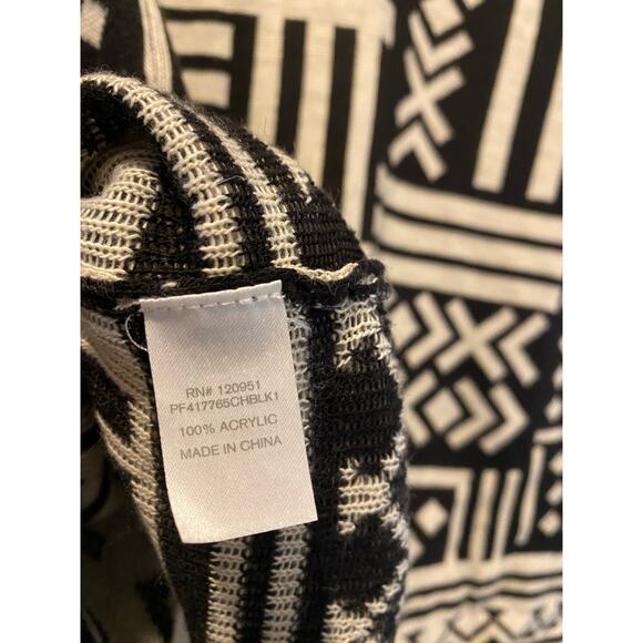 Charming Charlie Open Front Cardigan Vest Medium Black Cream Boho Aztec Tribal - Picture 5 of 5